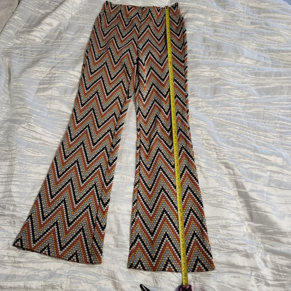 Industry Chevron Patterned Flare Pants Size Small Hippie Vibes - Picture 5 of 11